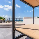 Private Room Top Location And Fridge 200M From Beach