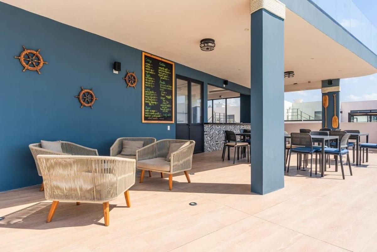 Private Location And Fridge 200m From *
